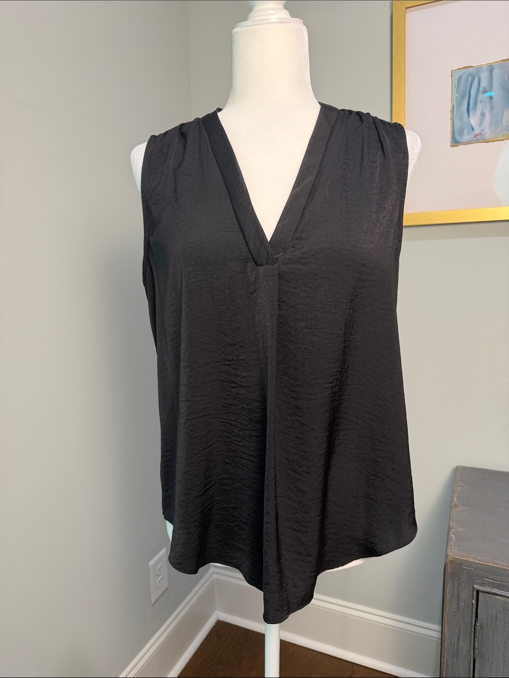 Vince Camuto Black Sleeveless V-Neck Wrinkled Rayon Satin Blouse. Size Small.